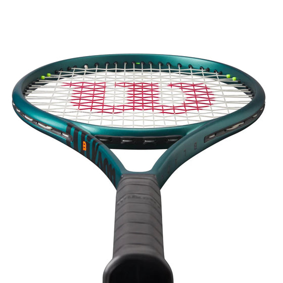 Wilson Blade v9 100Tennis Racket